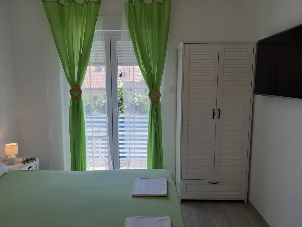 Apartment Crikvenica Car Exterior photo